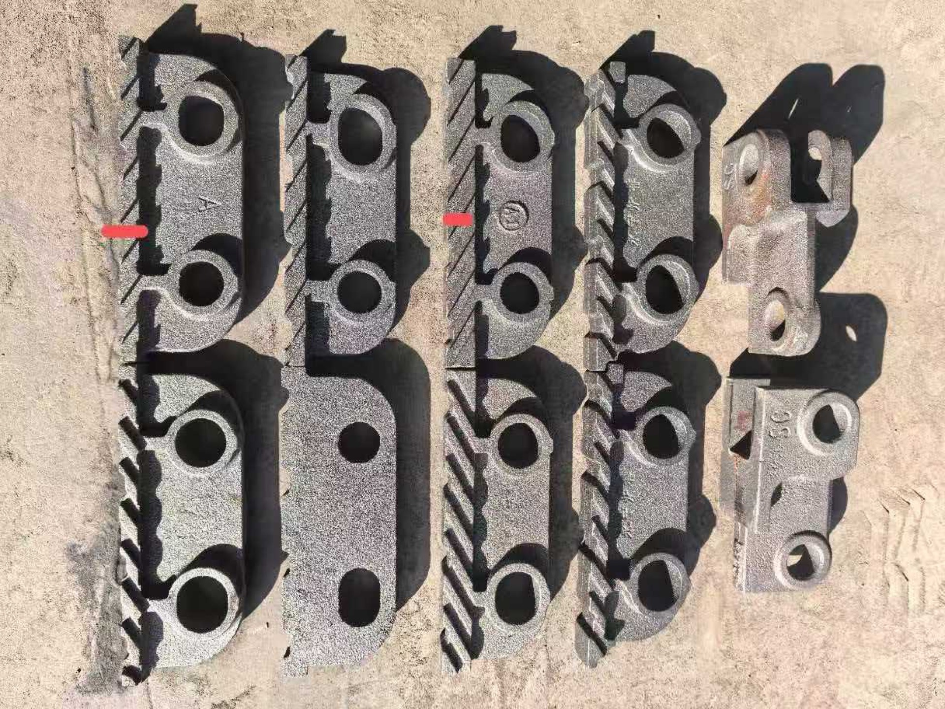 Technical Analysis of Active and Passive Chain Grate Bars