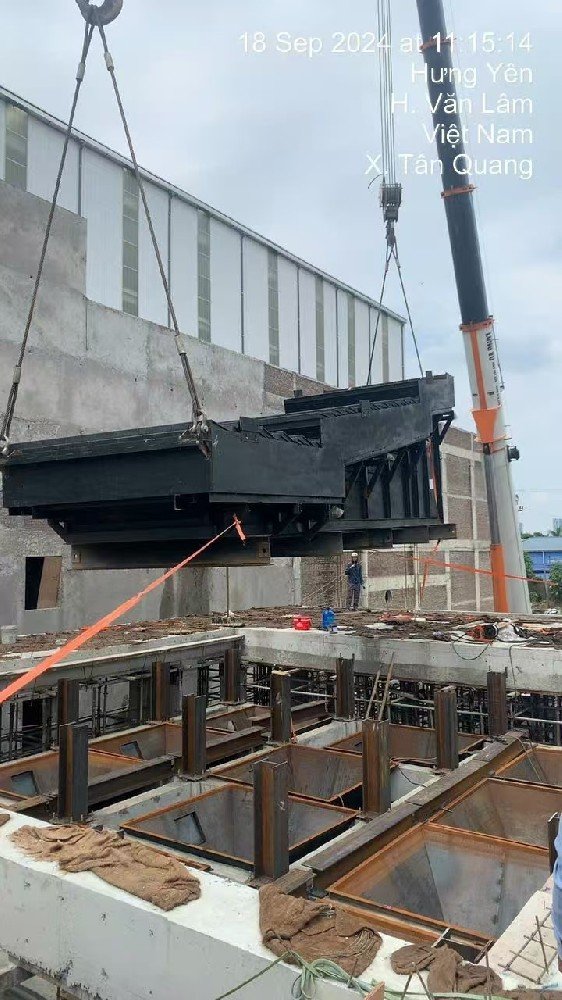 Preventing Slagging and Clogging When Burning Industrial Solid Wastes in Waste Incinerators